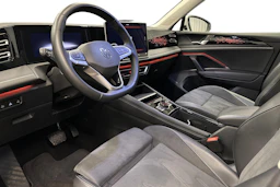 valkoinen Volkswagen Tiguan 2025 kuva 6.