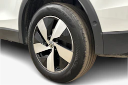 valkoinen Volkswagen Tiguan 2025 kuva 9.