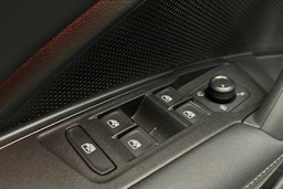 valkoinen Volkswagen Tiguan 2025 kuva 16.