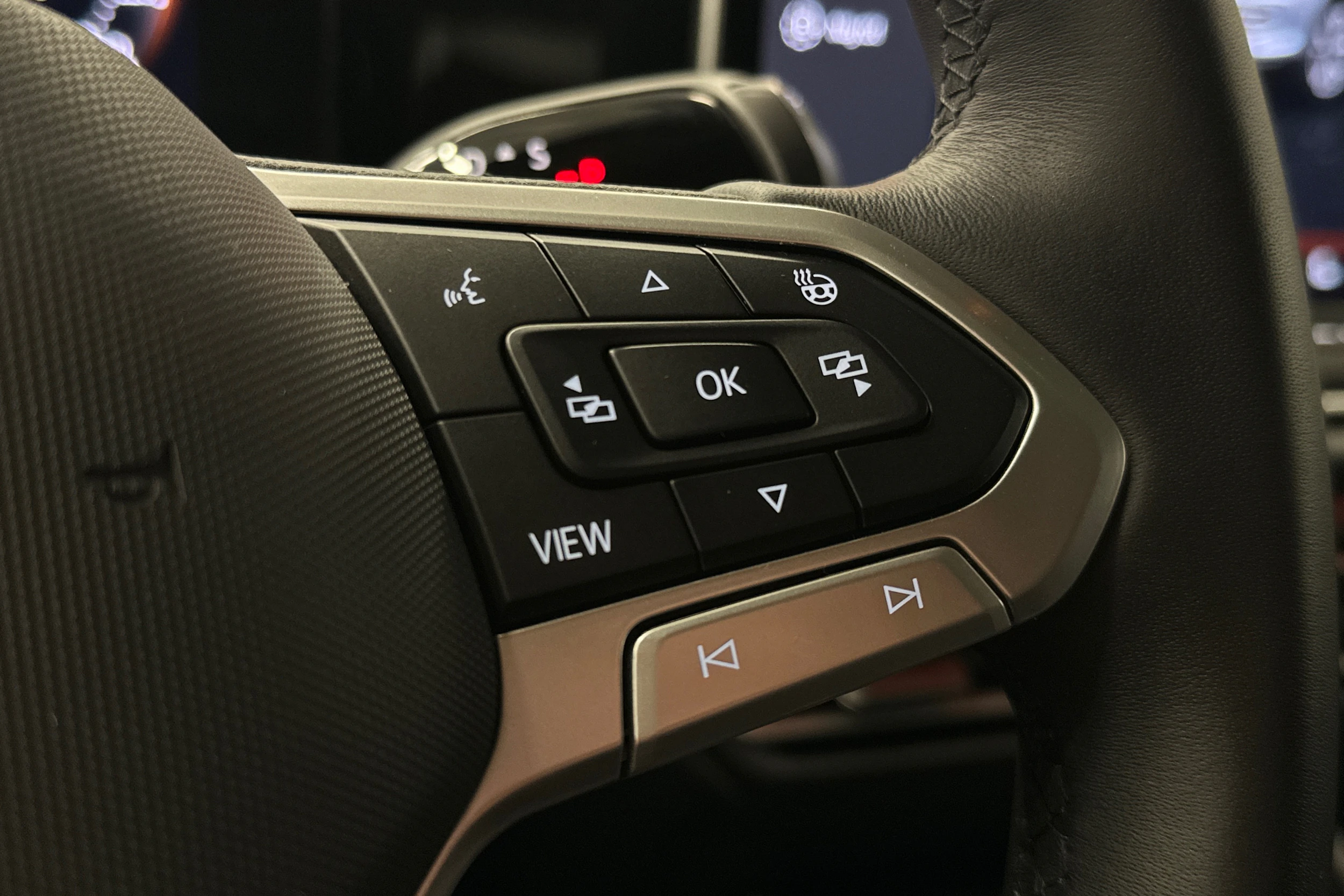 valkoinen Volkswagen Tiguan 2025 kuva 20.