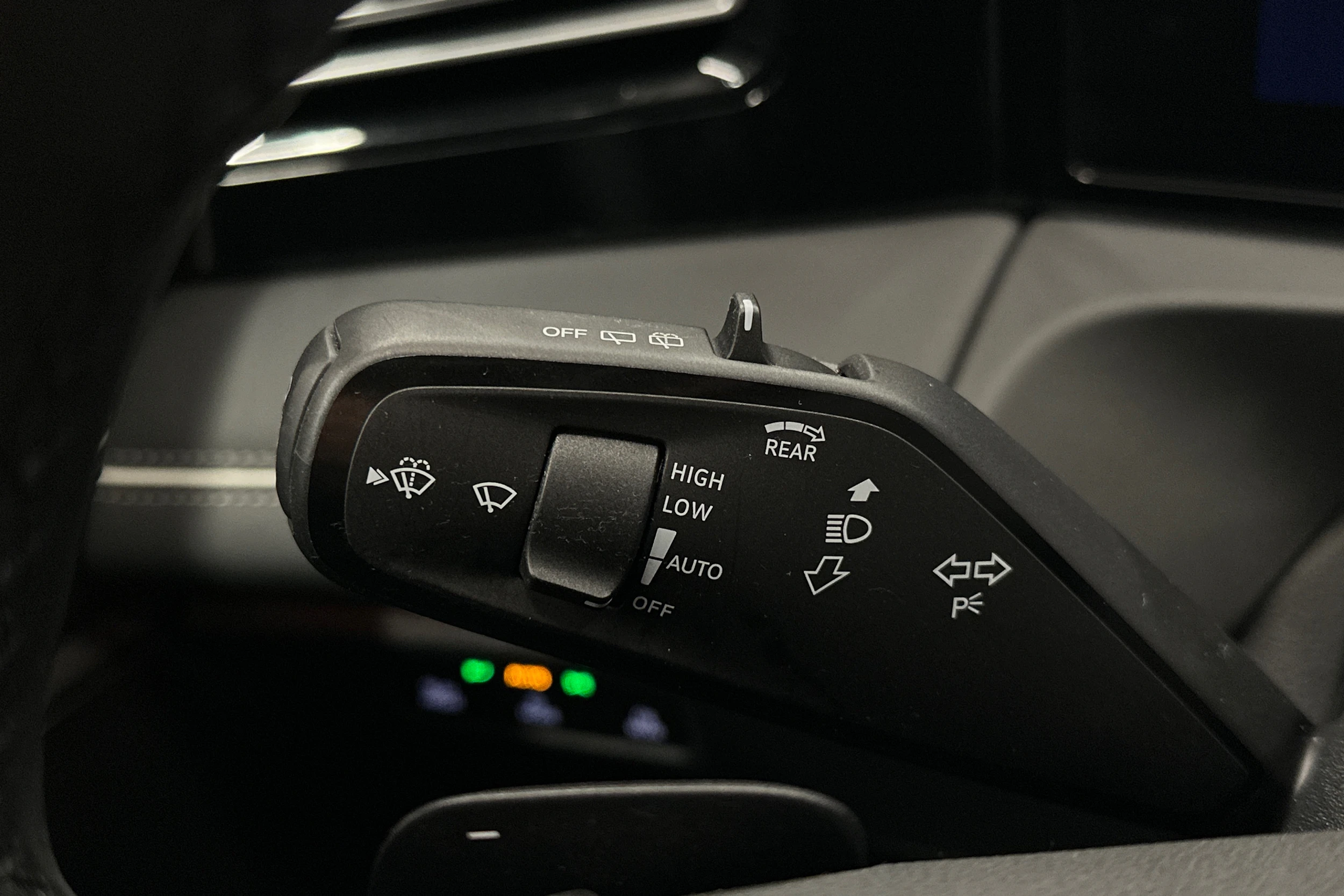 valkoinen Volkswagen Tiguan 2025 kuva 22.