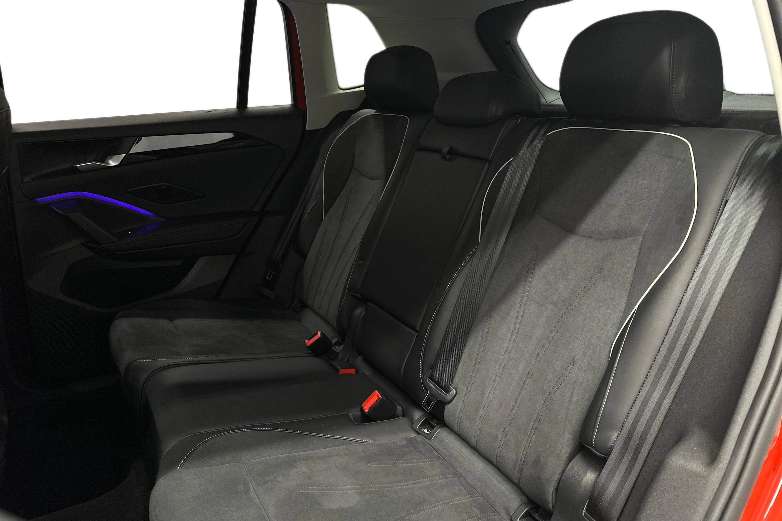 punainen Volkswagen Tiguan 2025 kuva 8.