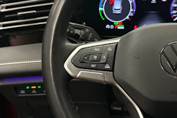punainen Volkswagen Tiguan 2025 kuva 11.