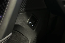 punainen Volkswagen Tiguan 2025 kuva 16.