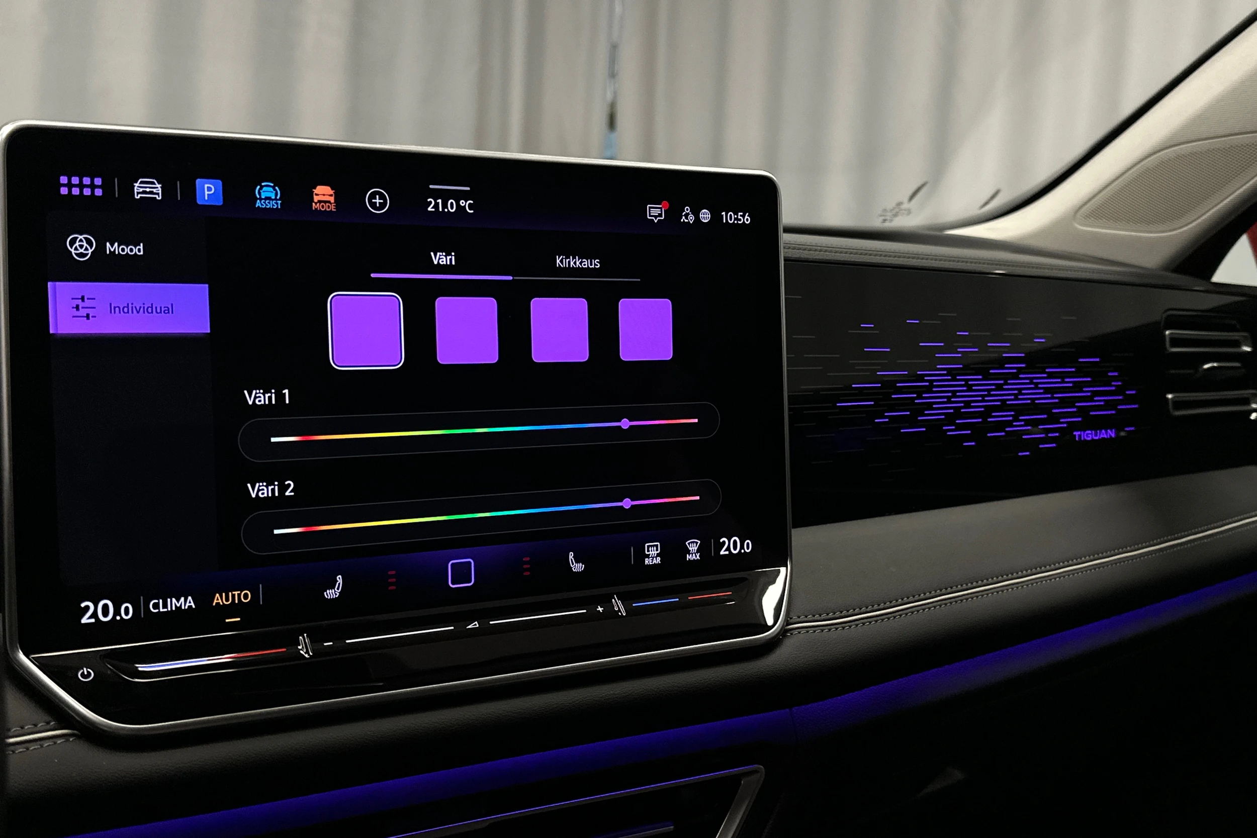 punainen Volkswagen Tiguan 2025 kuva 32.