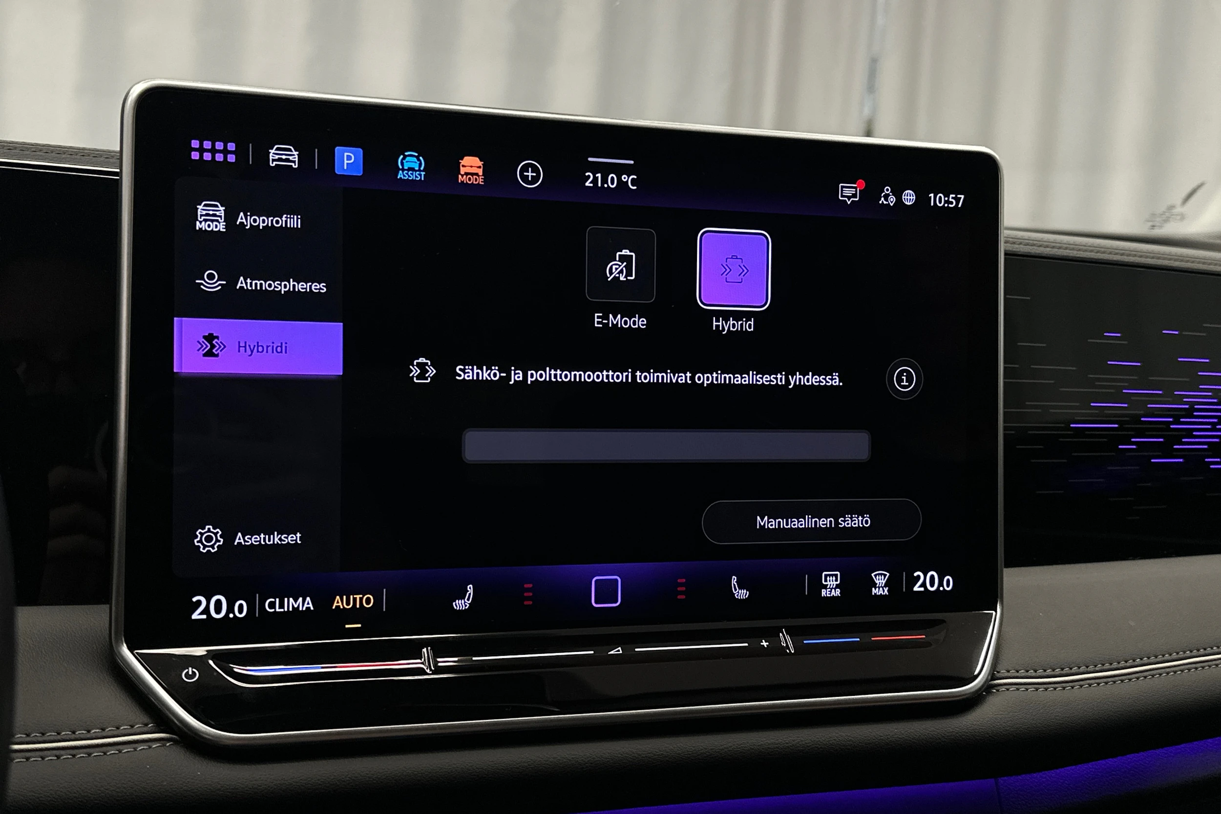 punainen Volkswagen Tiguan 2025 kuva 35.