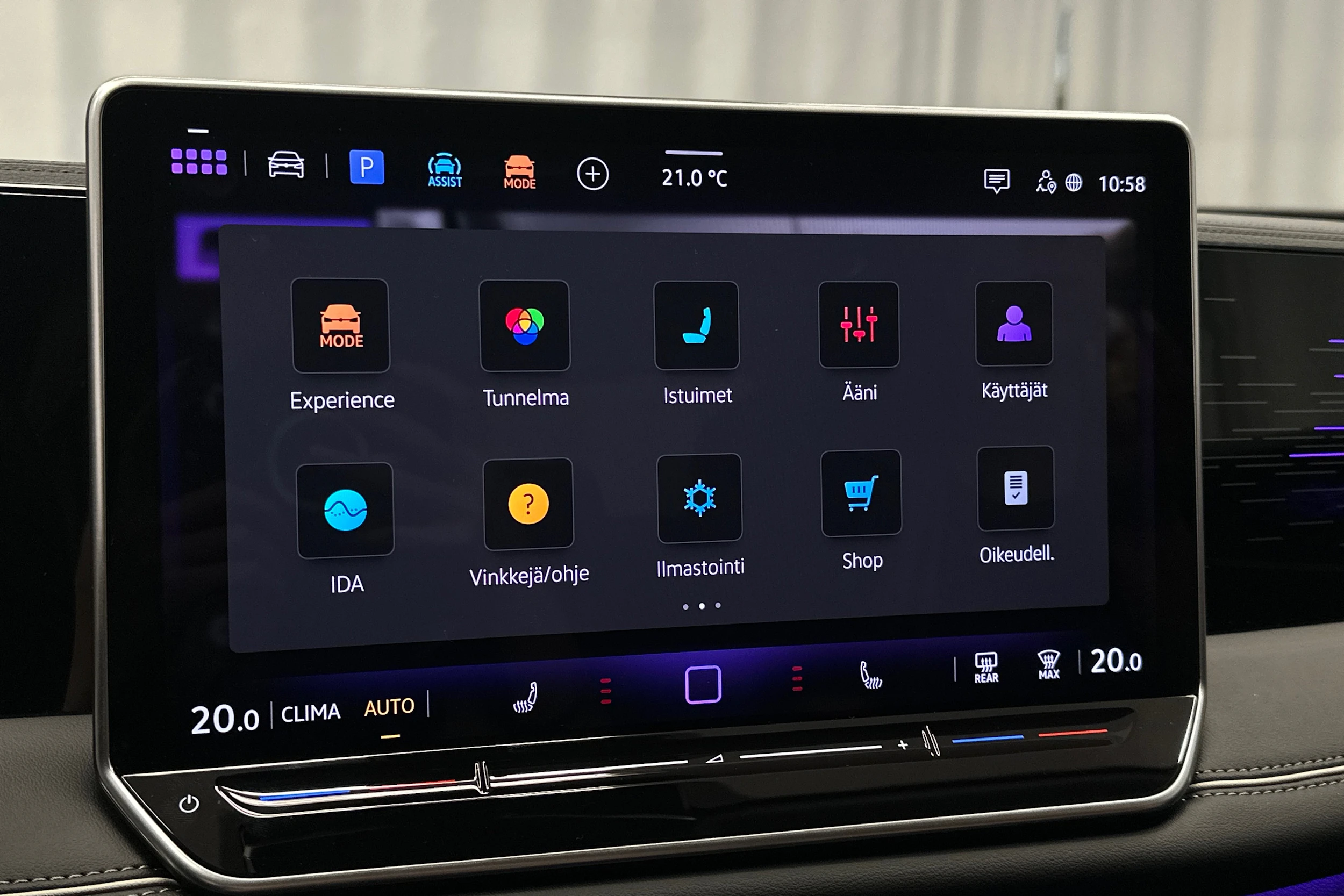 punainen Volkswagen Tiguan 2025 kuva 36.