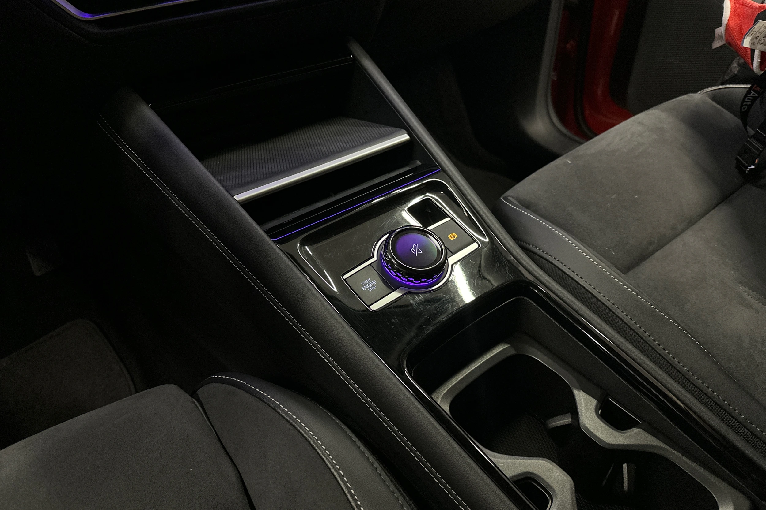 punainen Volkswagen Tiguan 2025 kuva 37.