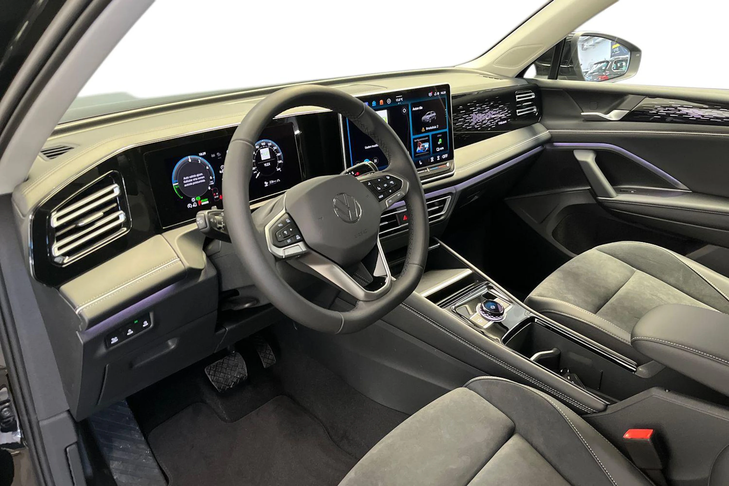 musta Volkswagen Tiguan 2025 kuva 6.