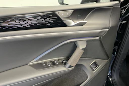 musta Volkswagen Tiguan 2025 kuva 12.