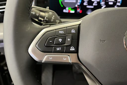musta Volkswagen Tiguan 2025 kuva 14.
