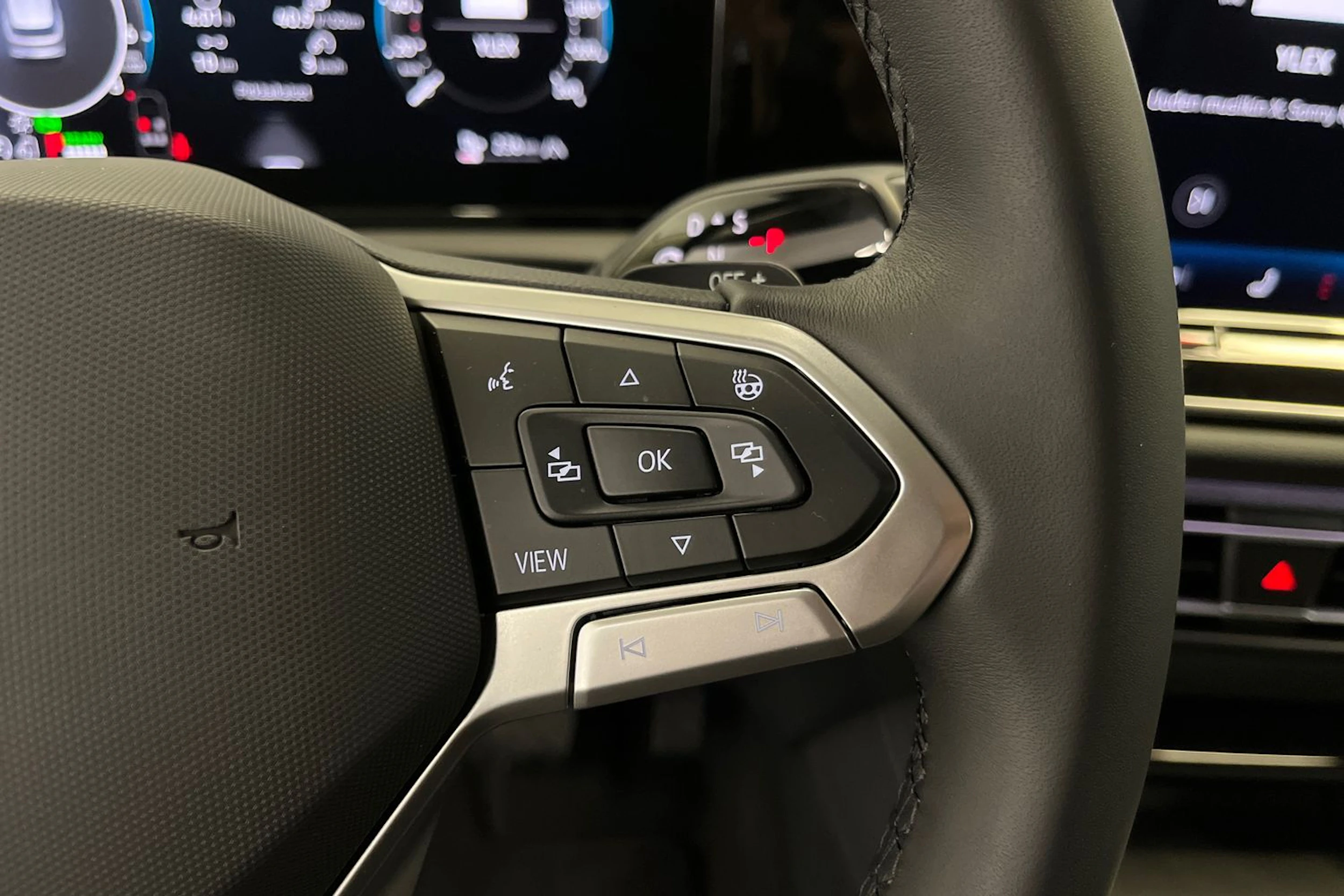musta Volkswagen Tiguan 2025 kuva 15.