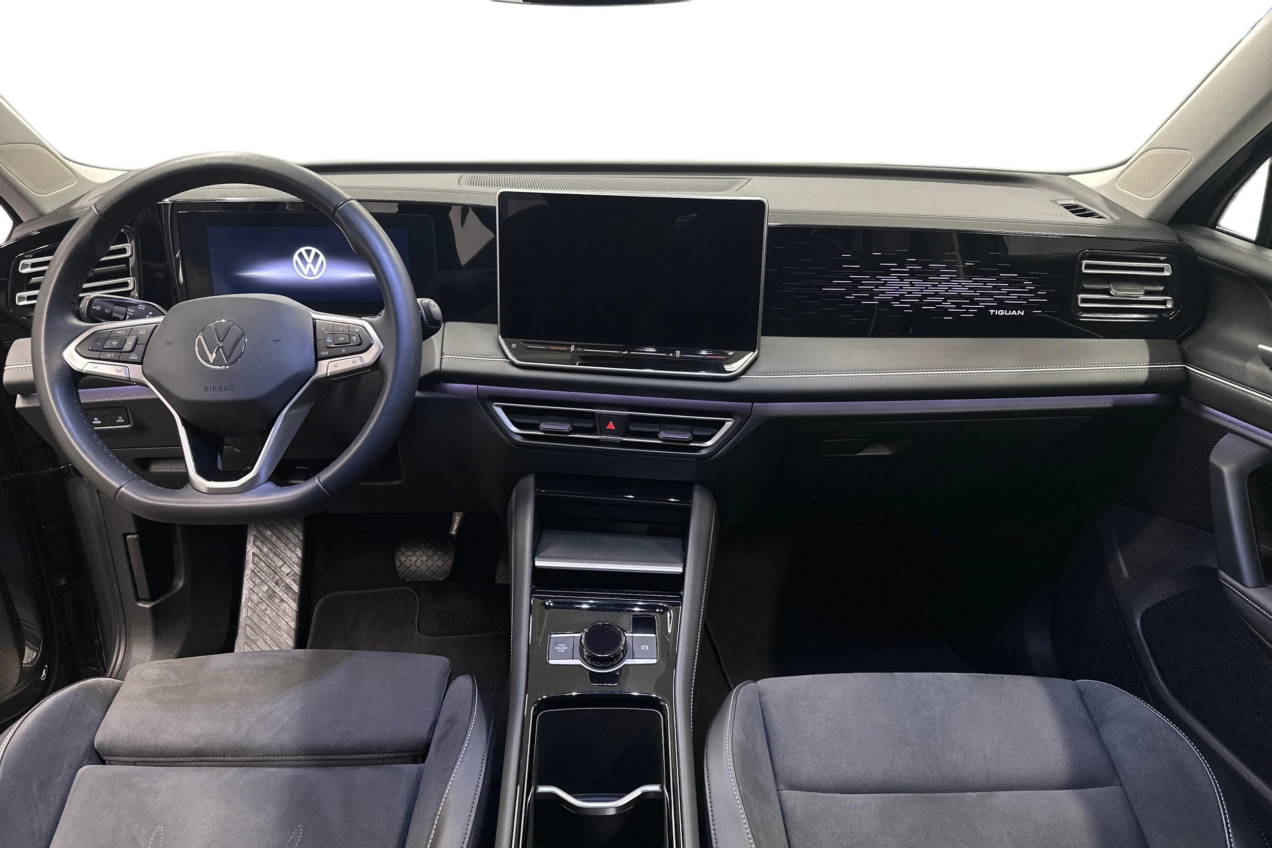 harmaa Volkswagen Tiguan 2025 kuva 7.