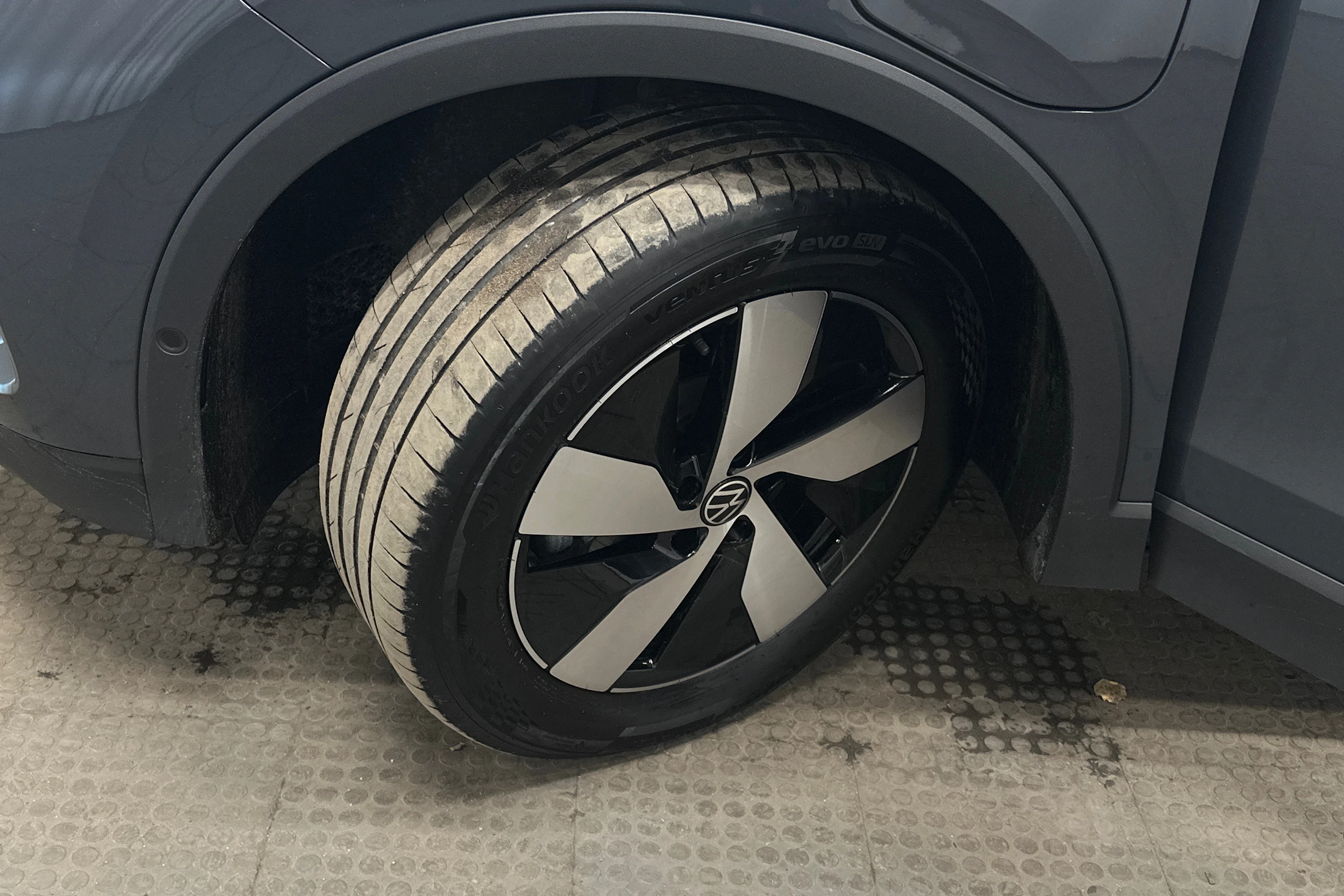 harmaa Volkswagen Tiguan 2025 kuva 10.