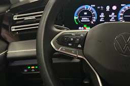 harmaa Volkswagen Tiguan 2025 kuva 11.