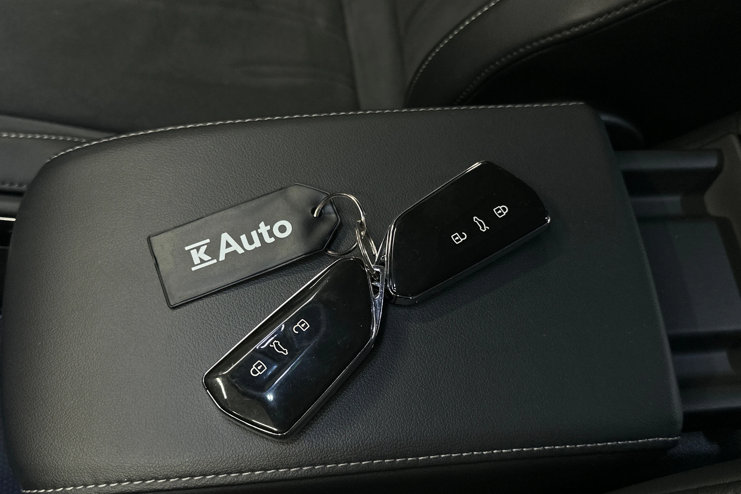harmaa Volkswagen Tiguan 2025 kuva 39.