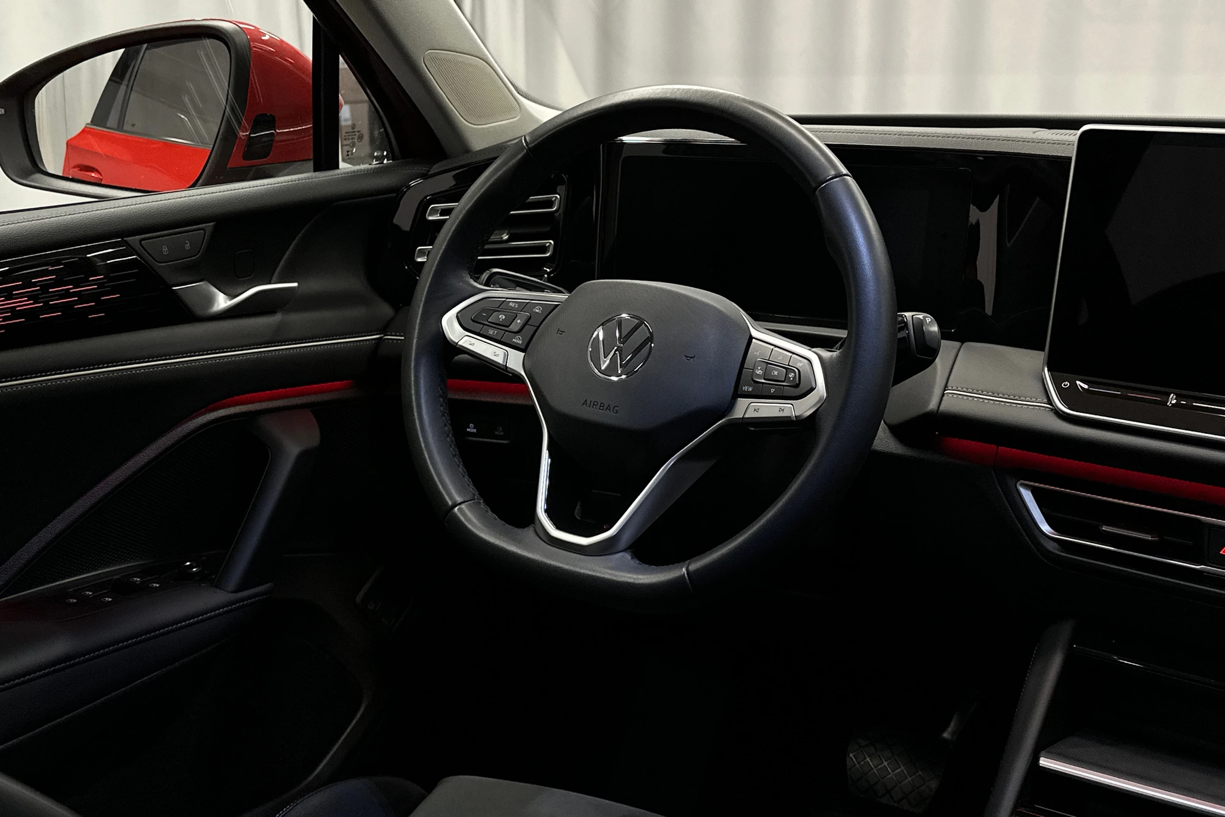 punainen Volkswagen Tiguan 2025 kuva 21.