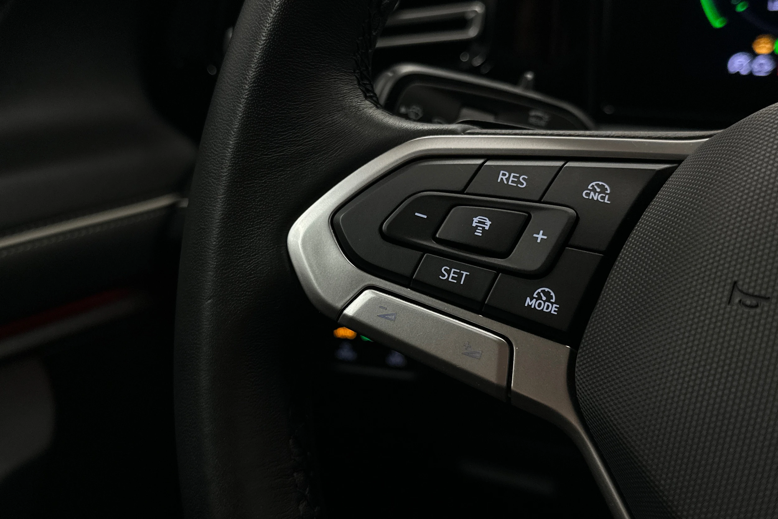 punainen Volkswagen Tiguan 2025 kuva 28.