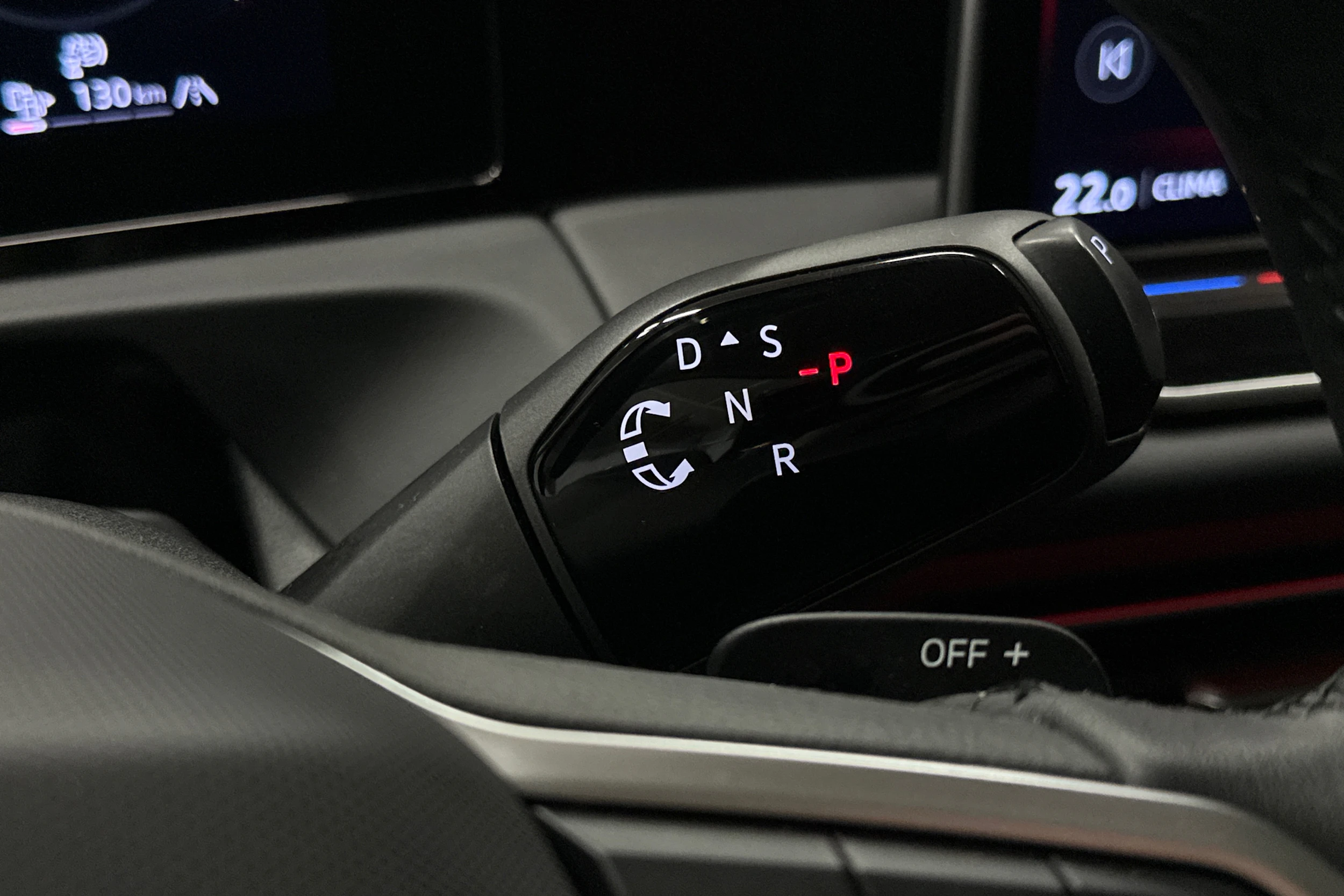 punainen Volkswagen Tiguan 2025 kuva 32.