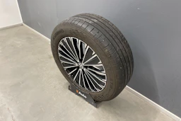 musta Volkswagen Tiguan 2025 kuva 11.