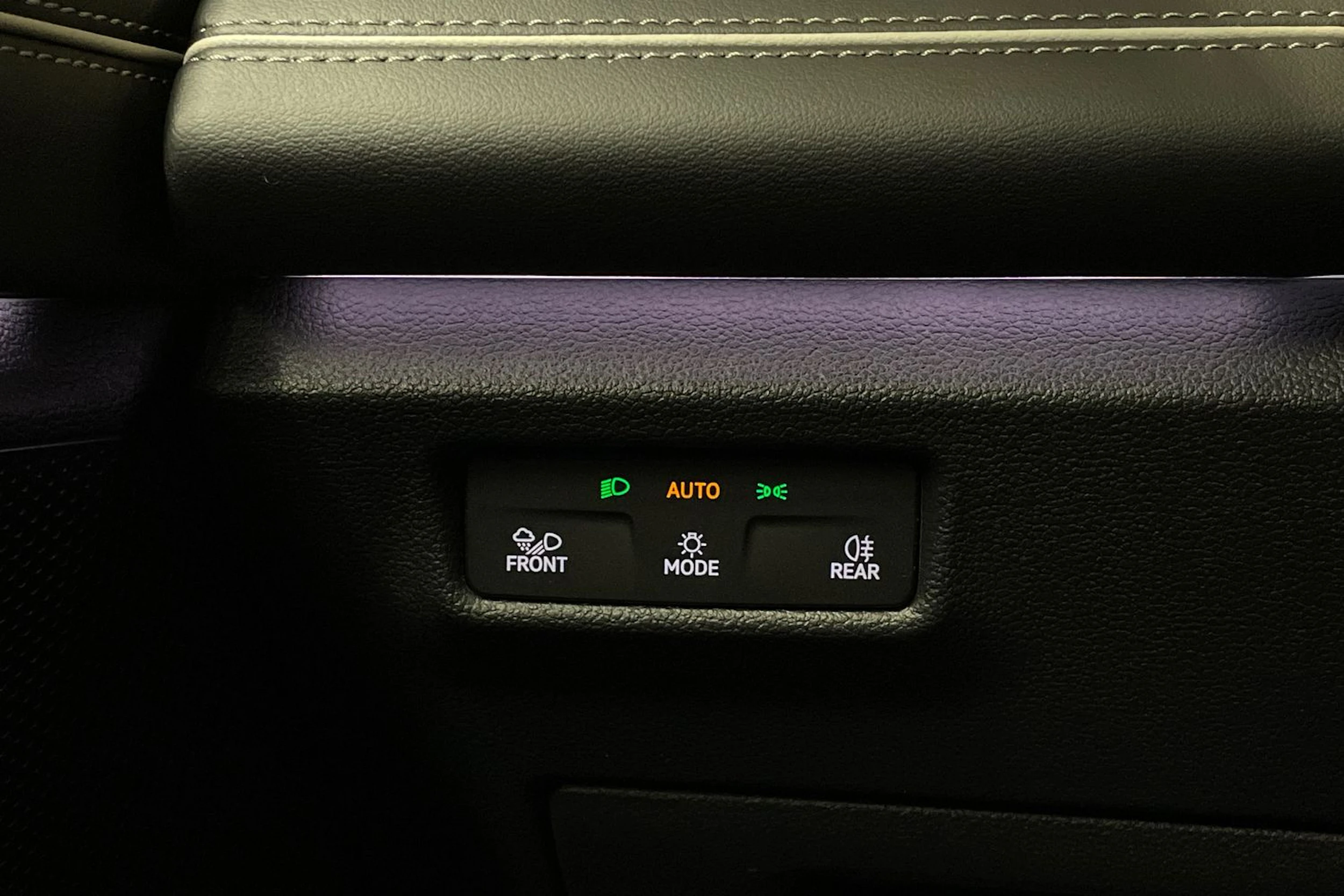 musta Volkswagen Tiguan 2025 kuva 23.