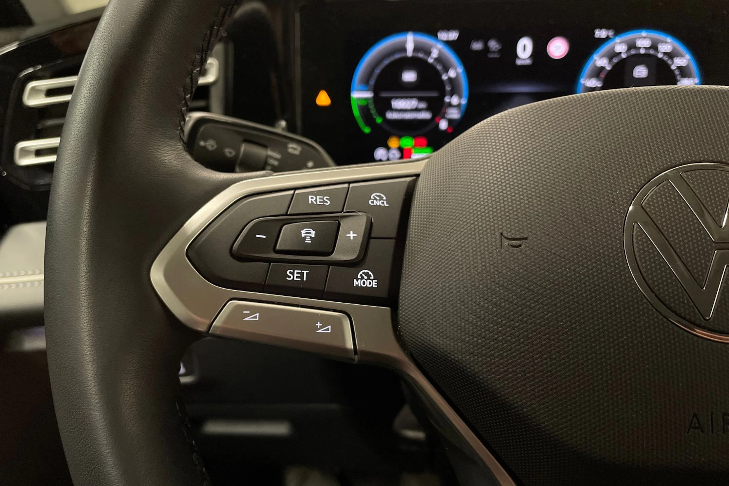 musta Volkswagen Tiguan 2025 kuva 25.