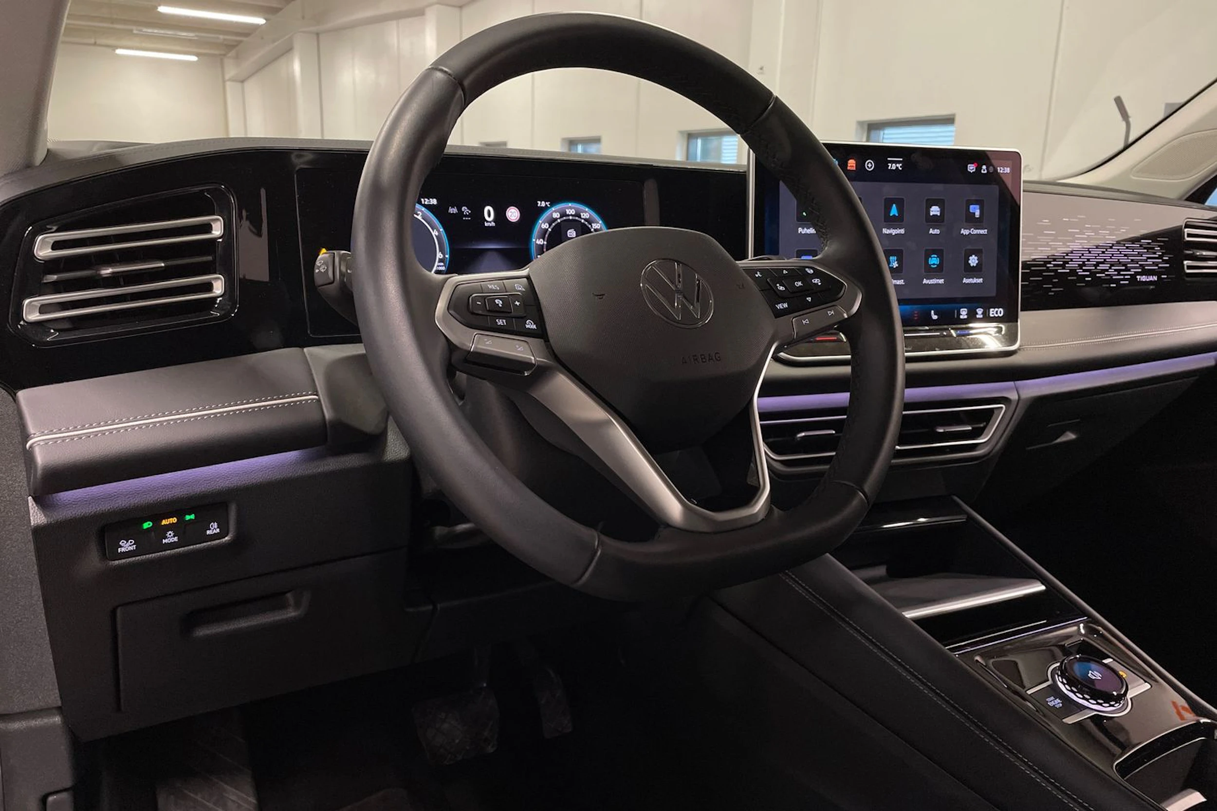 musta Volkswagen Tiguan 2025 kuva 29.