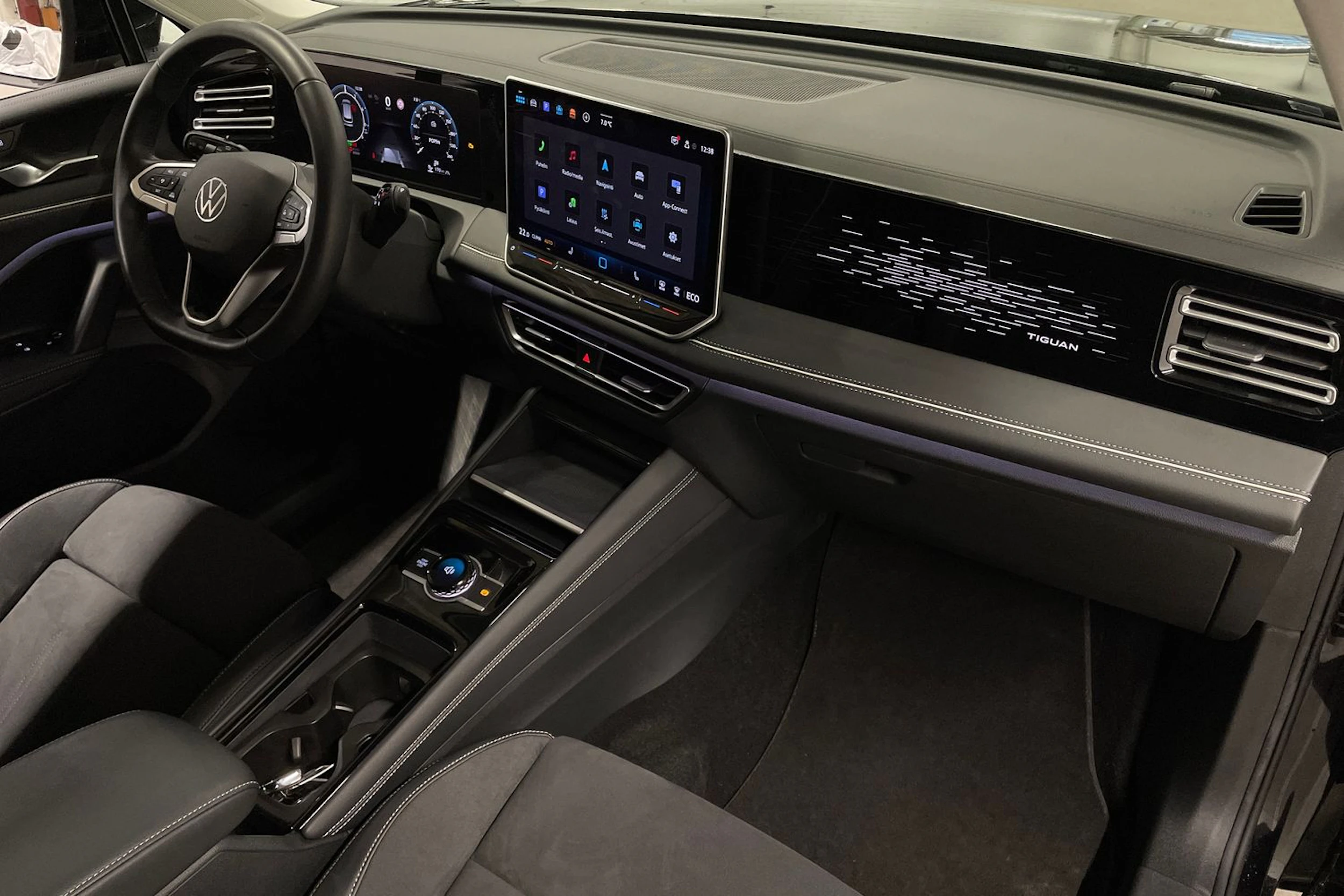 musta Volkswagen Tiguan 2025 kuva 31.