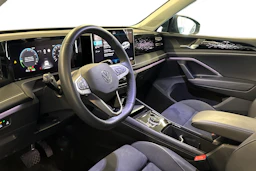 sininen Volkswagen Tiguan 2025 kuva 3.