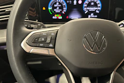 sininen Volkswagen Tiguan 2025 kuva 11.