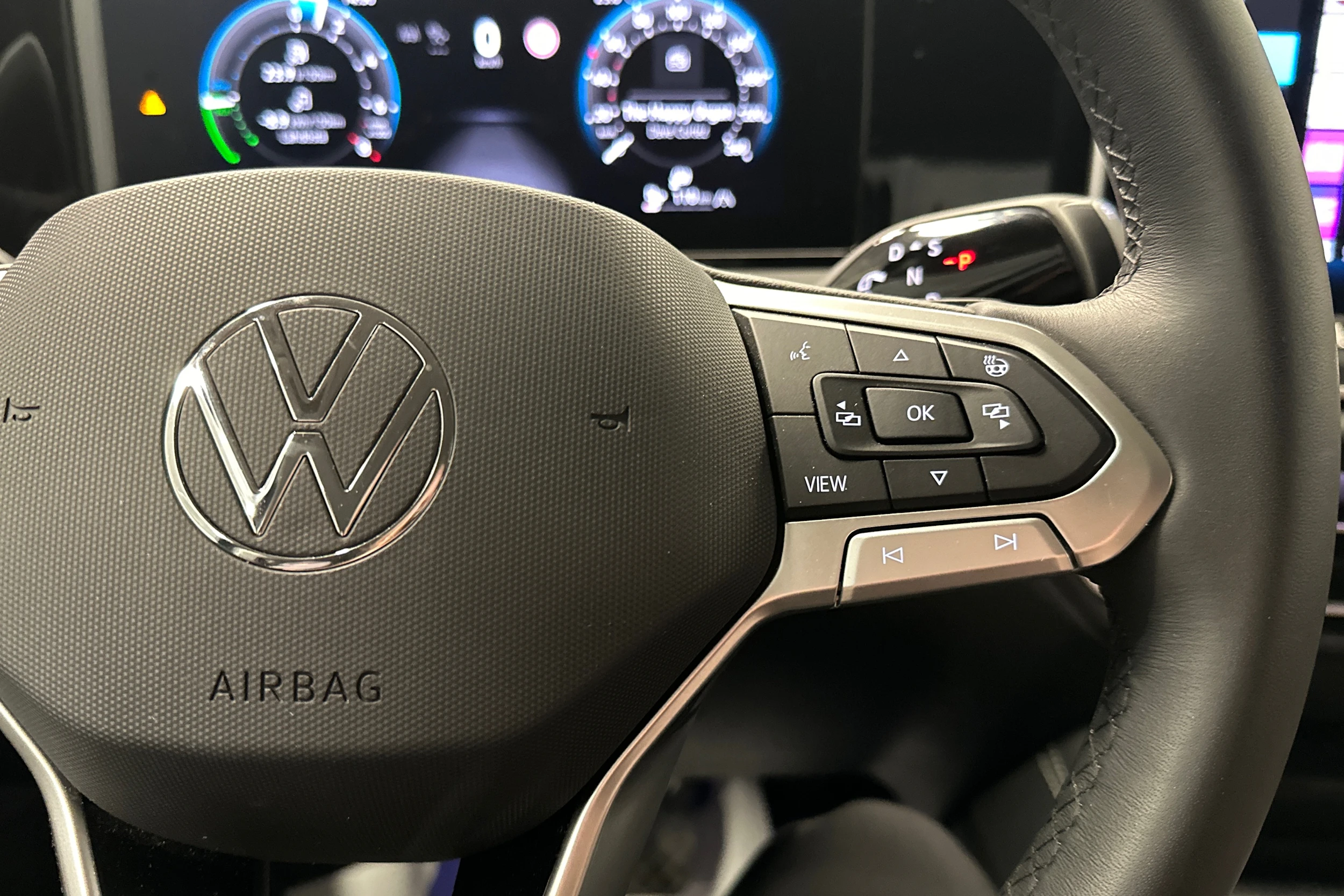 sininen Volkswagen Tiguan 2025 kuva 12.