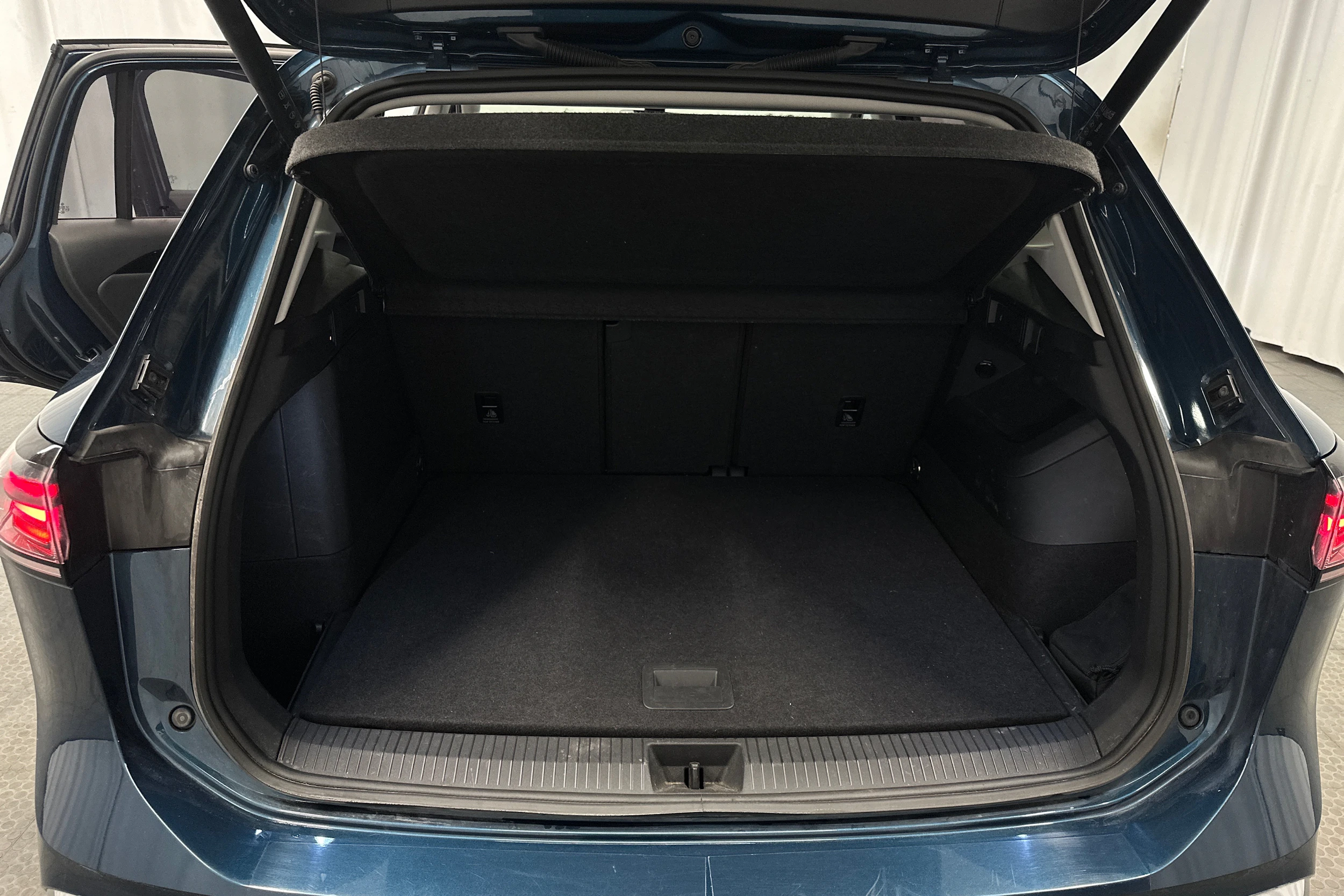 sininen Volkswagen Tiguan 2025 kuva 34.