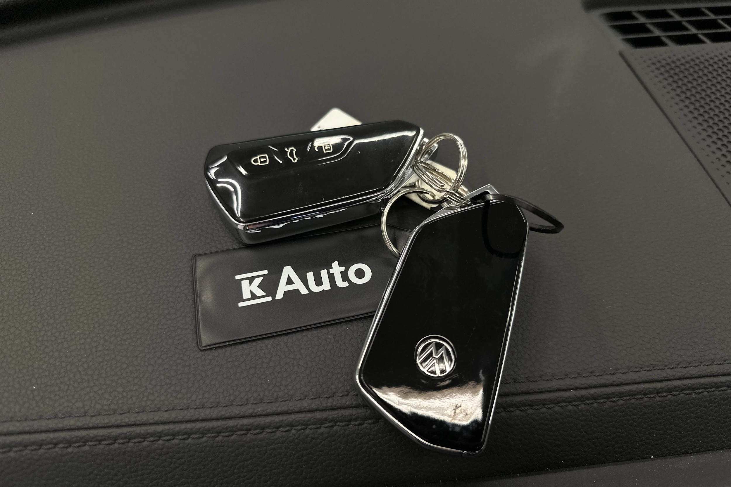 sininen Volkswagen Tiguan 2025 kuva 39.