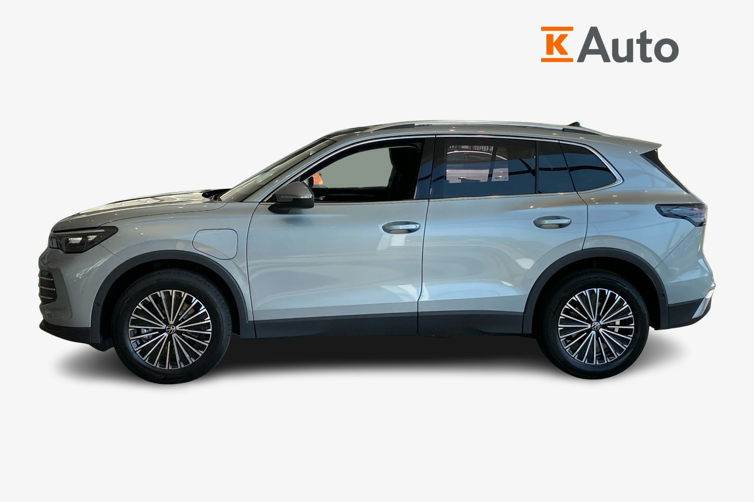 harmaa Volkswagen Tiguan 2025 kuva 5.