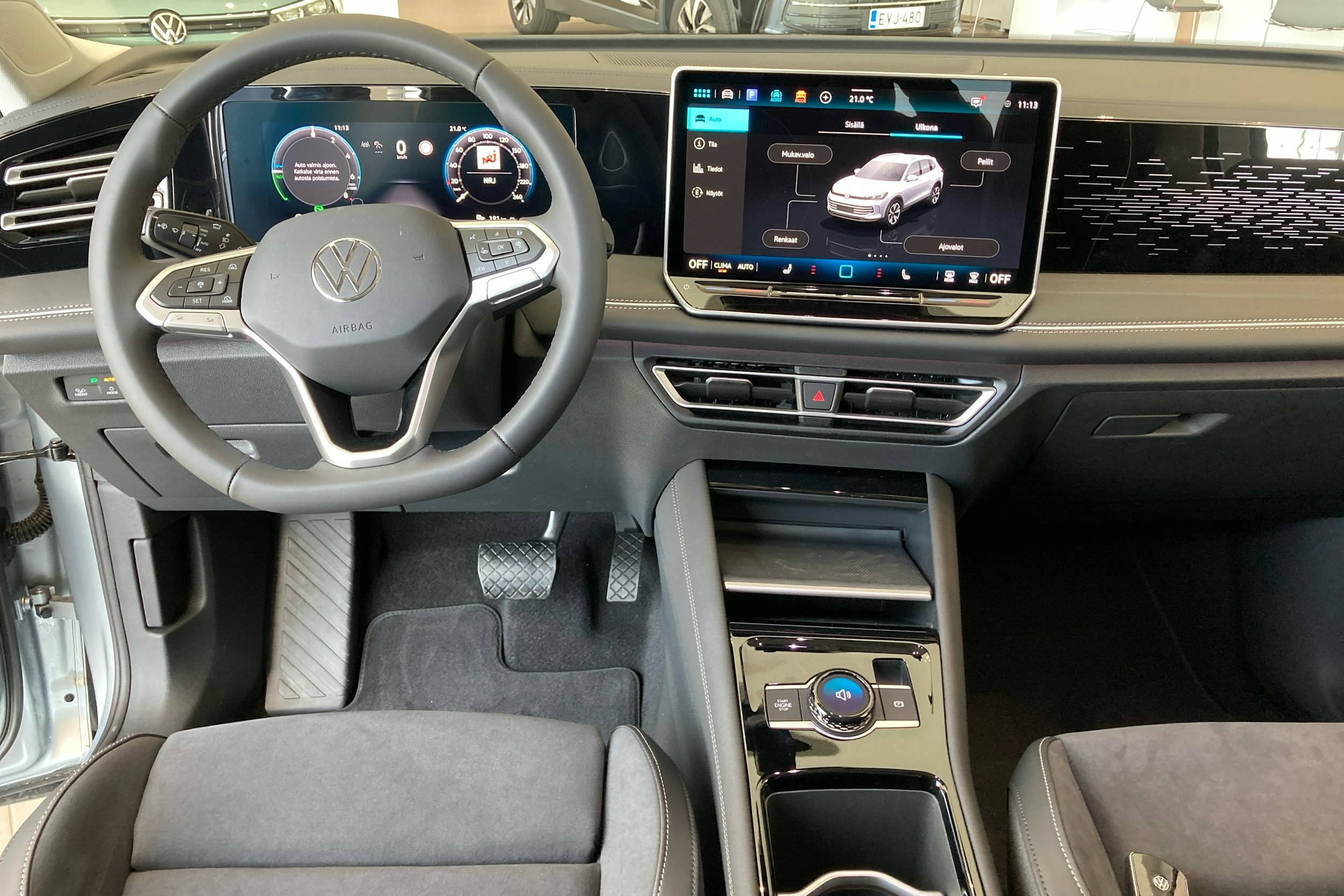 harmaa Volkswagen Tiguan 2025 kuva 7.