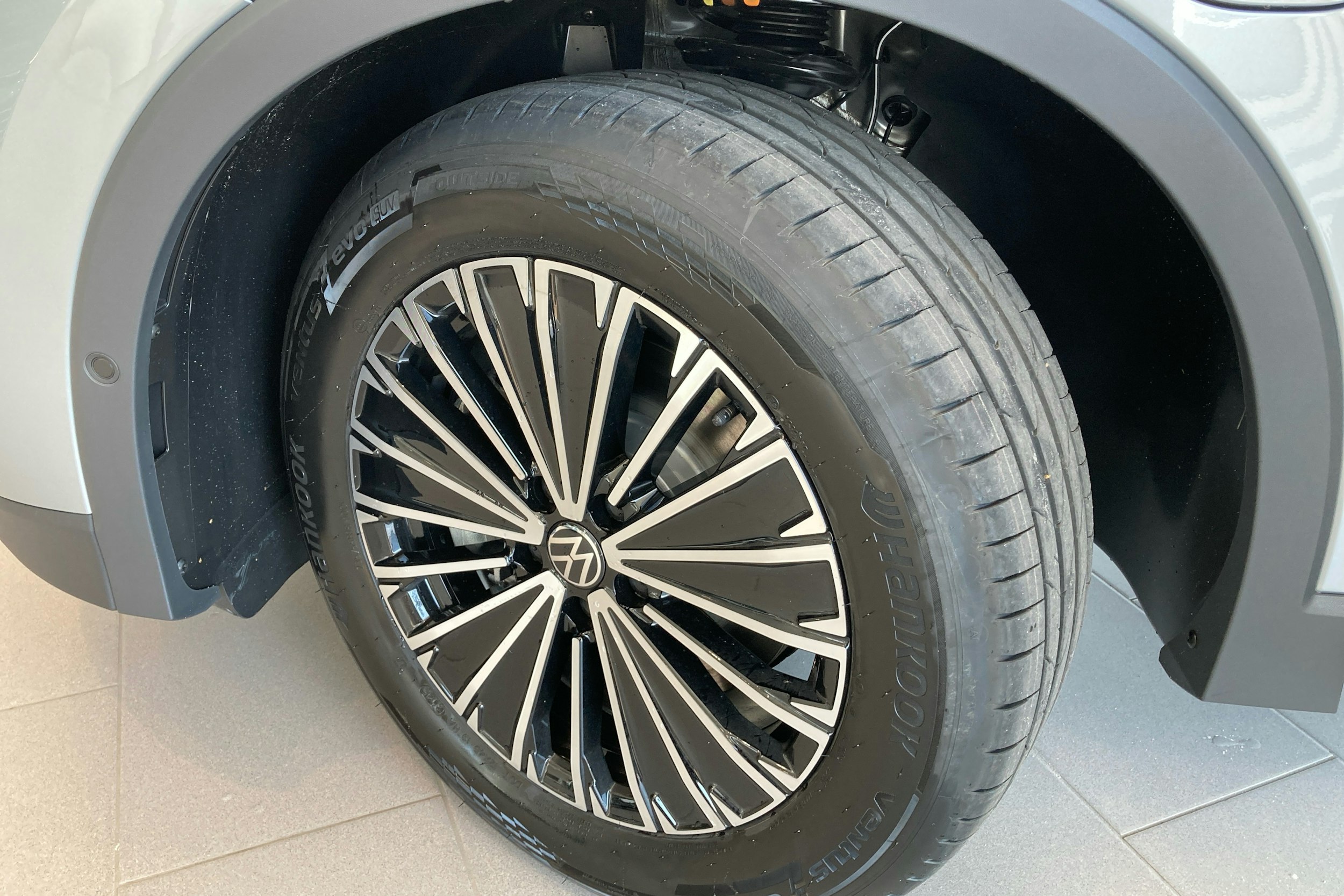 harmaa Volkswagen Tiguan 2025 kuva 10.