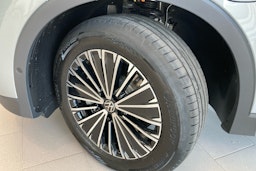 harmaa Volkswagen Tiguan 2025 kuva 10.