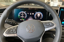 harmaa Volkswagen Tiguan 2025 kuva 14.