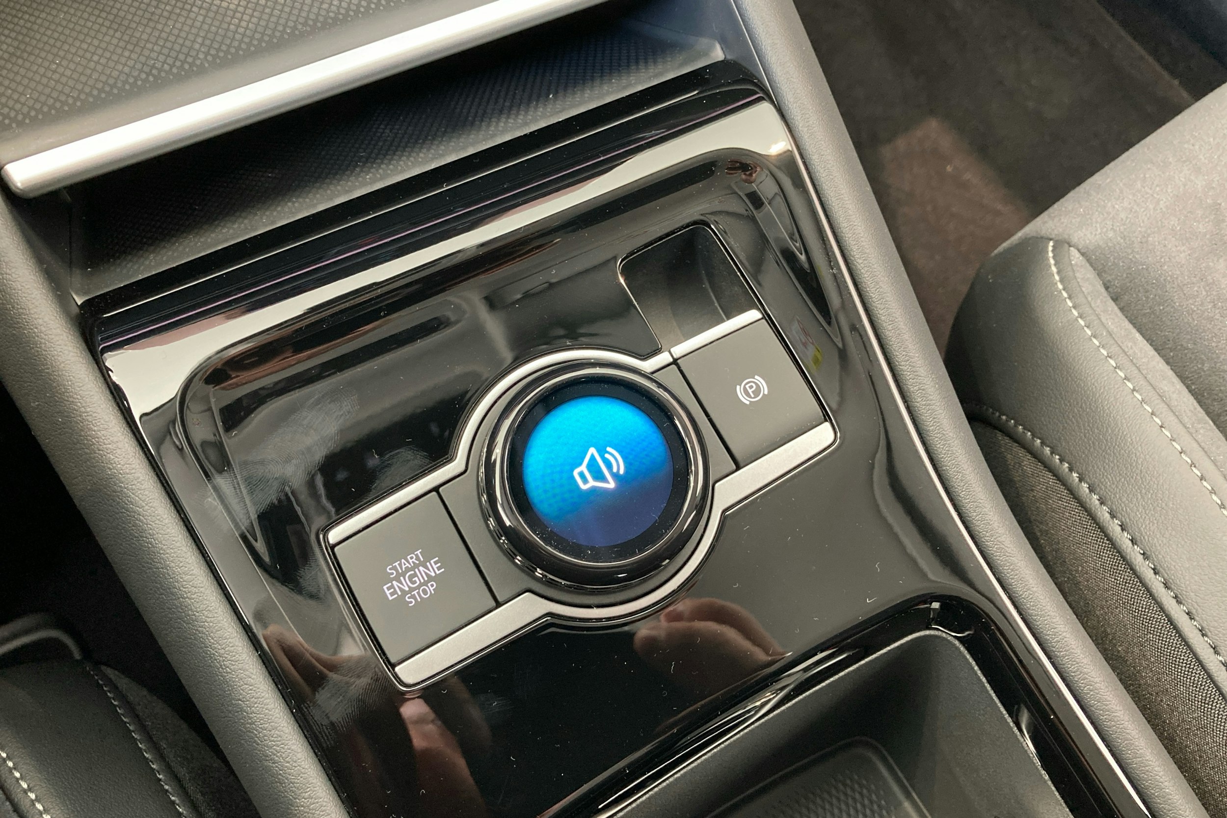 harmaa Volkswagen Tiguan 2025 kuva 17.