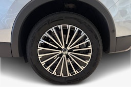 harmaa Volkswagen Tiguan 2025 kuva 9.