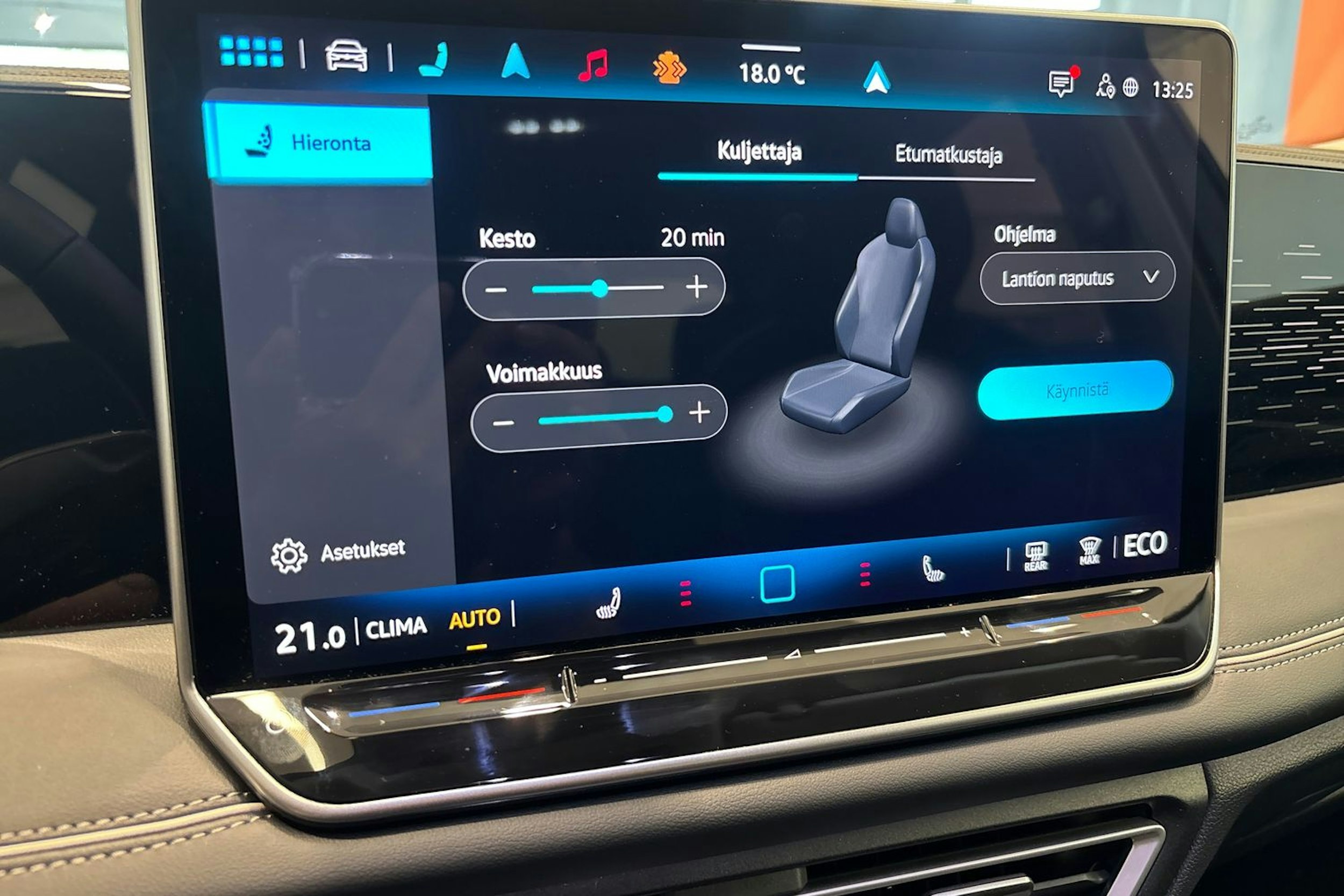 harmaa Volkswagen Tiguan 2025 kuva 13.