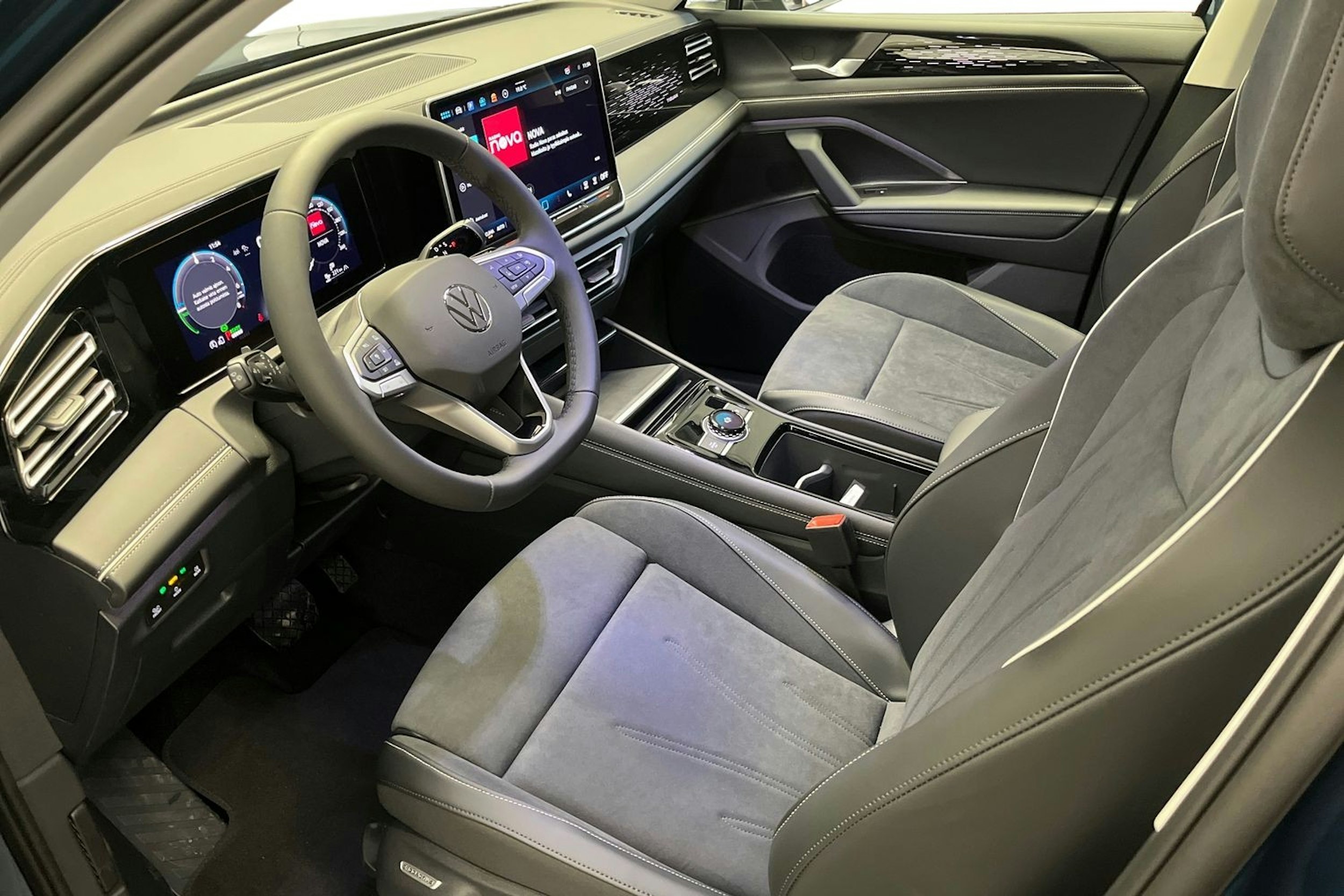 sininen Volkswagen Tiguan 2025 kuva 7.
