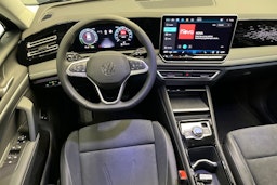 sininen Volkswagen Tiguan 2025 kuva 8.
