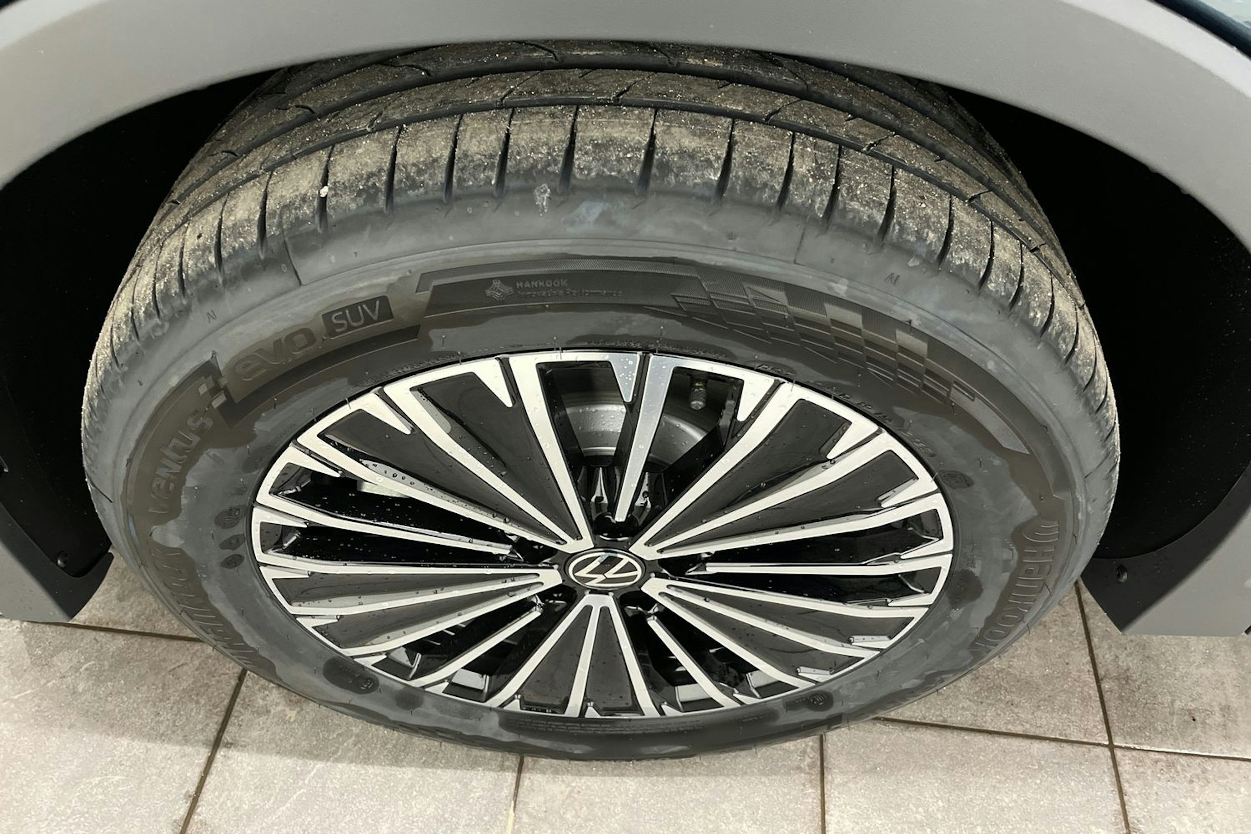 sininen Volkswagen Tiguan 2025 kuva 16.