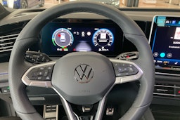 harmaa Volkswagen Tiguan 2025 kuva 14.