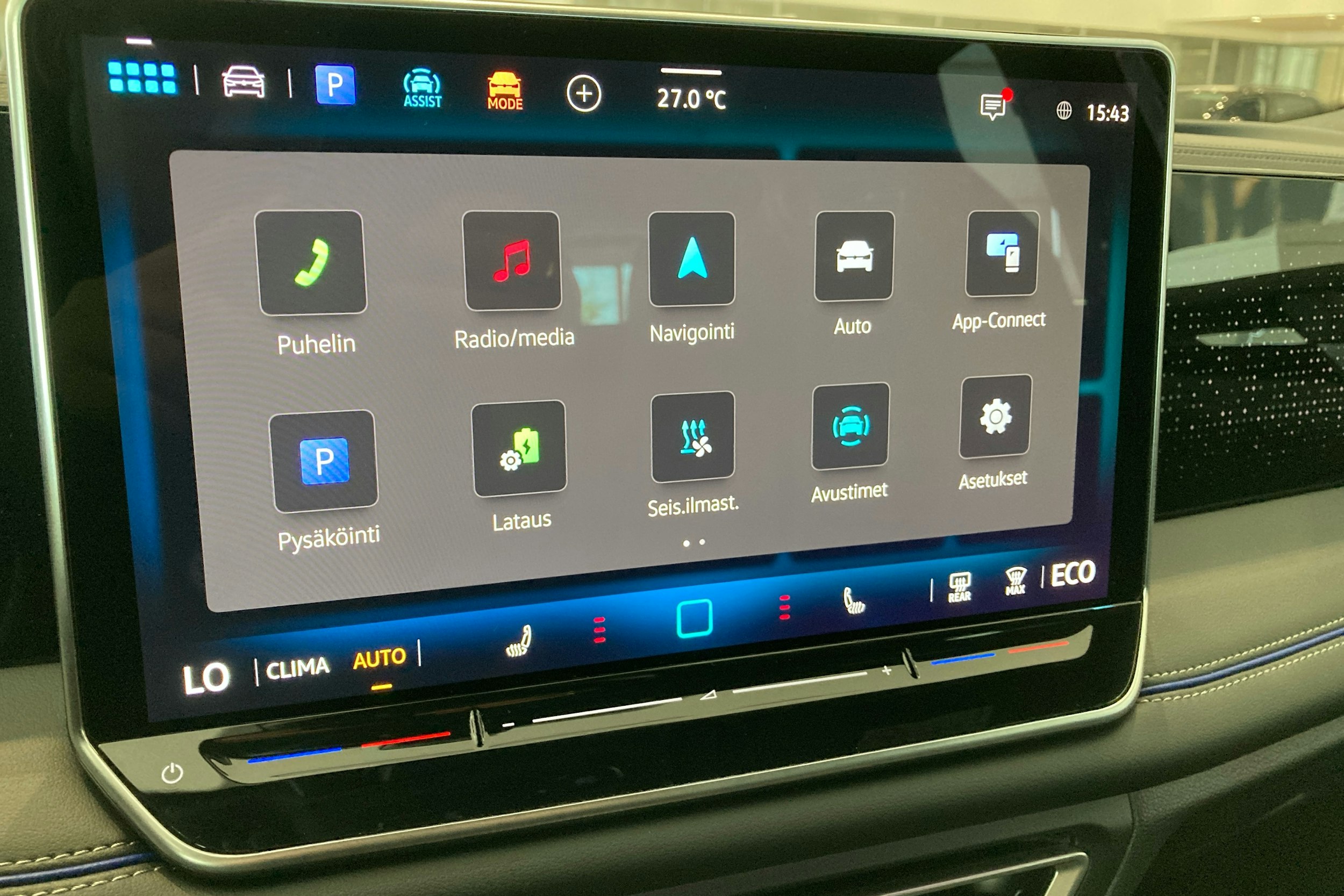 harmaa Volkswagen Tiguan 2025 kuva 16.