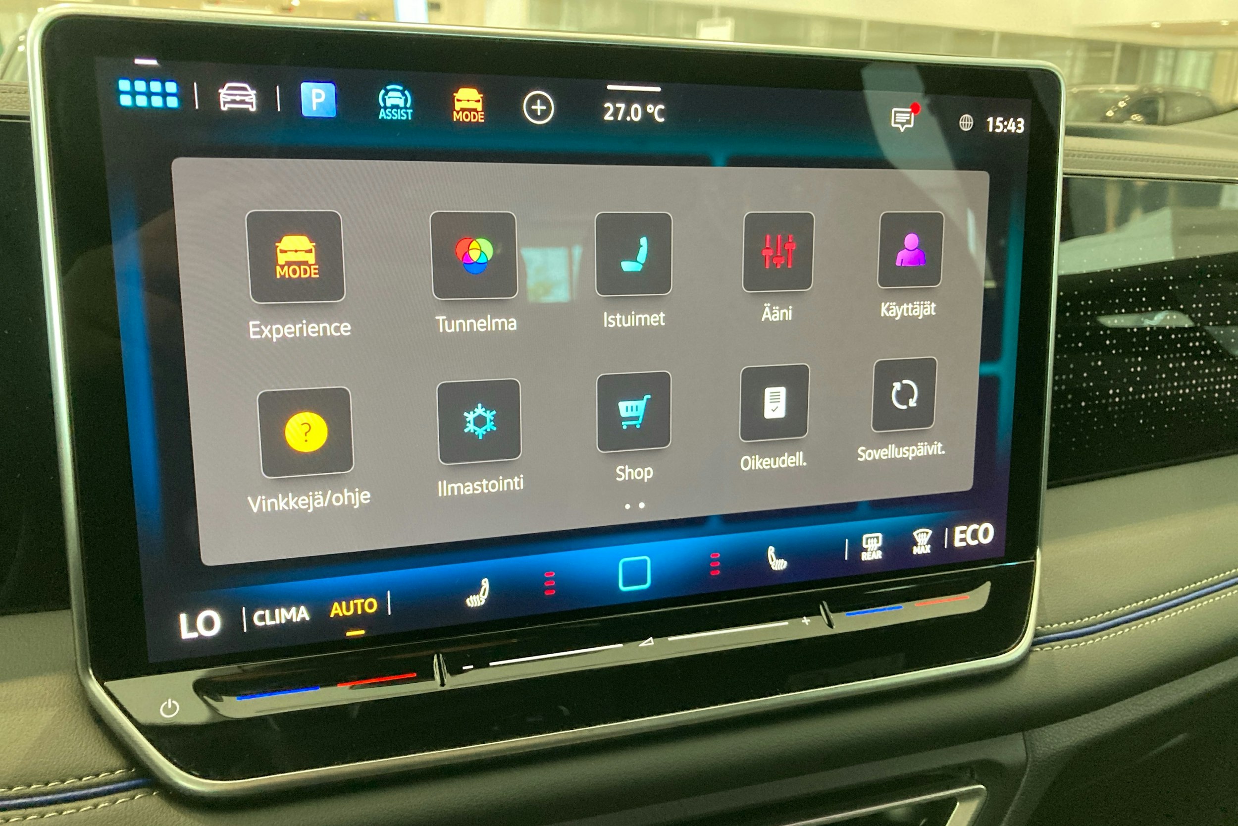 harmaa Volkswagen Tiguan 2025 kuva 17.