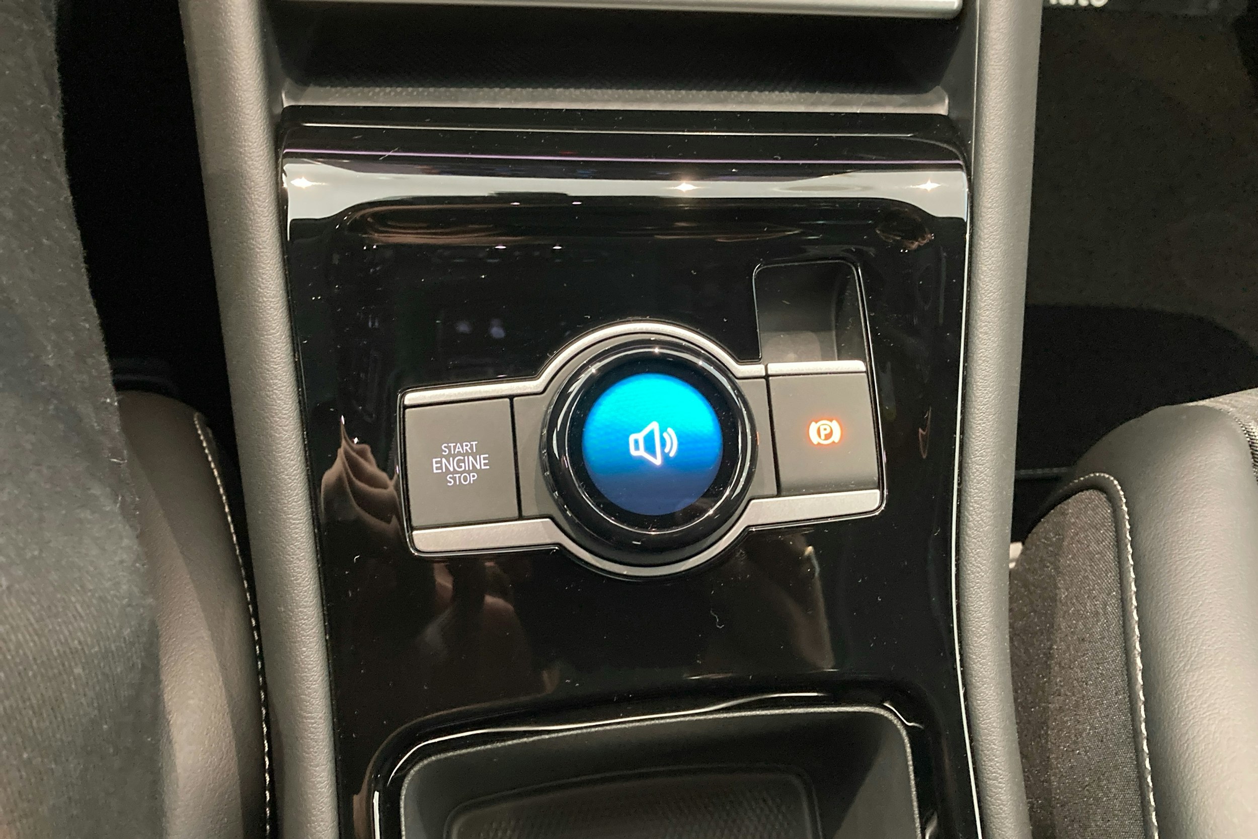 harmaa Volkswagen Tiguan 2025 kuva 18.