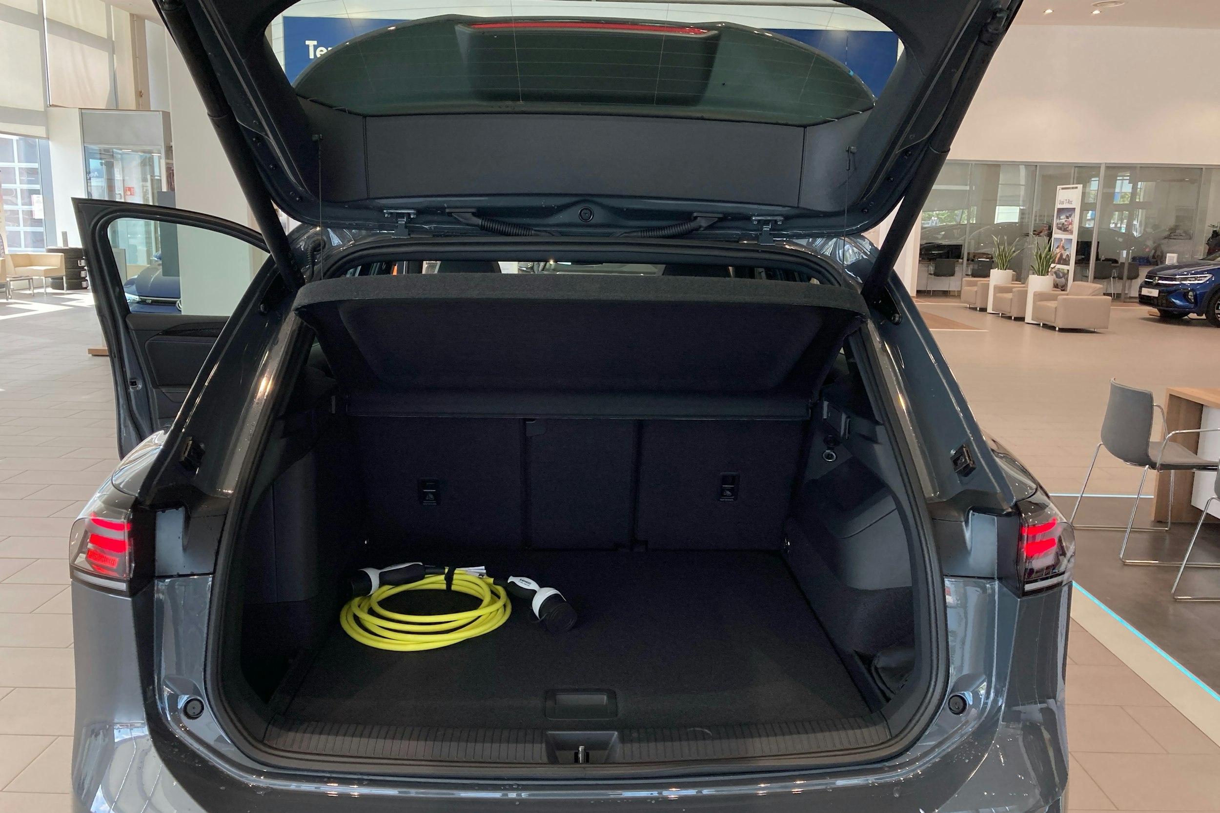 harmaa Volkswagen Tiguan 2025 kuva 22.