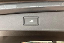 harmaa Volkswagen Tiguan 2025 kuva 23.